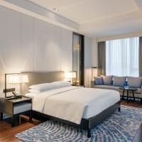 Трехместный (Номер Regency Делюкс с кроватью размера «king-size») отеля Hyatt Regency Shanghai Global Harbor, Шанхай