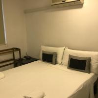 Двухместный (Small Queen Room with Perahera Tickets and Snack) отеля Impala City Hotel and Hostel Kandy 50, Канди