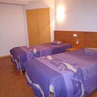 Двухместный (Двухместный номер эконом-класса с дополнительной кроватью) гостевого дома Residencial Monte Carlo, Порту