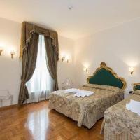 Трехместный (Трехместный номер) отеля Domus Colosseo Hotel, Рим