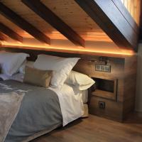 Сьюит (Люкс с кроватью размера "queen-size" и гидромассажной ванной) отеля Hotel La Neu, Сарагоса