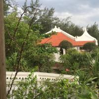 Вилла (Вилла с видом на океан в стиле древнего Хюэ) курортного отеля Villa Louise Hue Beach Boutique Hotel, Хюэ