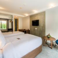 Двухместный (Двухместный номер Делюкс с 1 кроватью или 2 отдельными кроватями и балконом) курортного отеля Dewa Phuket, Пхукет