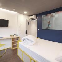 Двухместный (Улучшенный двухместный номер с 1 кроватью) хостела Konko Hostel Jakarta, Джакарта