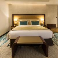 Сьюит (Представительский люкс) отеля Golden Tulip Media Hotel, Дубай