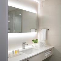 Двухместный (Люкс с 2 двуспальными кроватями и видом на воду) отеля Grand Beach Hotel Bay Harbor, Майами-Бич