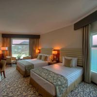 Семейный (Семейный номер Делюкс с частичным видом на море) курортного отеля Oceanic Khorfakkan Resort & Spa, Фуджейра