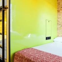 Семейный (Семейный номер (для 2 взрослых и 2 детей)) хостела Bastardo Hostel, Мадрид