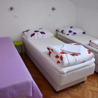 Двухместный (Двухместный номер с 2 отдельными кроватями и общей ванной комнатой) хостела Hostel Angelina Old Town, Дубровник