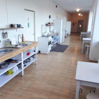 Четырехместный (Четырехместный номер с общей ванной комнатой) хостела EHE Hostel, Таллин