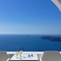 Трехместный (Стандартный номер с видом на кальдеру) отеля Lilium Santorini Villa, Тира