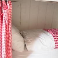 Номер (Кровать в общем 6-местном номере для мужчин и женщин) хостела Cocomama, Амстердам