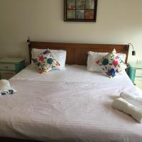 Апартаменты (Suite with River View(Avail 20% off on Buffet Meal)) апартаментов Aloha (Studio Apartment)by blissful Ganges, Ришикеш