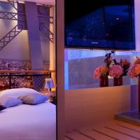 Двухместный (Double Room Tour Eiffel with Jacuzzi) отеля Hotel Design Secret de Paris, Париж