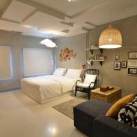 Студио (Номер-студио с кроватью размера "king-size" и диван-кроватью) отеля House Of Phraya Jasaen, Бангкок