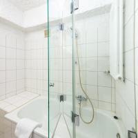 Двухместный (Бюджетный двухместный номер с 1 кроватью) отеля Hotel und Restaurant Löwenbräu Köln, Кельн