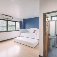 Двухместный (Двухместный номер с 2 отдельными кроватями и собственной ванной комнатой) хостела BaanSu Hostel, Бангкок