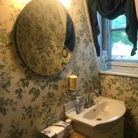 Двухместный (Queen Room with One Queen Bed and Private Bathroom) отеля The Gables Bed and Breakfast Philadelphia, Филадельфия