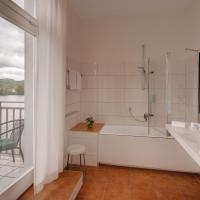 Двухместный (Двухместный номер "Комфорт" с 1 кроватью и балконом, вид на реку) отеля Ringhotel Rheinhotel Dreesen, Бонн