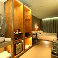 Двухместный (IND Family Triple) отеля IND Hotel, Гонконг (город)