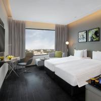 Двухместный (Premier City View Higher Floor Rooms - 2 Drinks Included) отеля Novotel Chennai Chamiers Road, Ченнаи