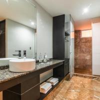 Двухместный (Deluxe King Room with Steam Room) отеля Exe Cities Reforma, Мехико