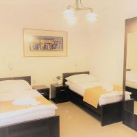 Номер (Односпальная кровать в общем номере для женщин с 5 кроватями) хостела Old Prague House, Прага