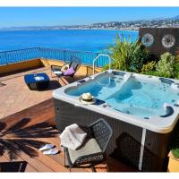 Сьюит (Люкс Mediterranée, вид на море) отеля Hôtel La Pérouse, Ницца