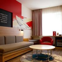 Студио (Queen Studio - Complimentary Round-trip Airport Transfer upon request) отеля Ibis Saigon Airport, Хошимин