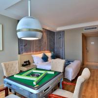 Двухместный (Улучшенный номер с кроватью размера «queen-size») отеля Byland Star Hotel, Иу