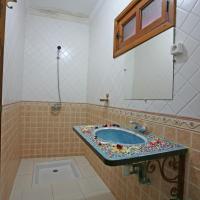 Трехместный (Трехместный номер Ouarzazate) отеля Riad Taghazoute, Марракеш