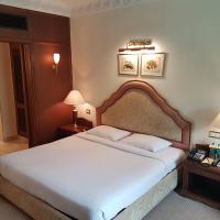 Двухместный (Grande Luxury Room) курортного отеля The Palms Town & Country Club, Гургаон