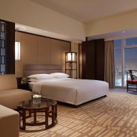 Двухместный (1 King Club Access) отеля Hyatt Regency Qingdao, Циндао