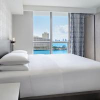 Двухместный (Улучшенный номер с кроватью размера «king-size») отеля Hyatt Centric Brickell Miami, Майами