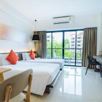 Двухместный (Специальное предложение - Двухместный номер Делюкс с 1 кроватью или 2 отдельными кроватями, с балконом) отеля Trio Pattaya, Паттайя