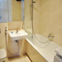 Апартаменты (Апартаменты с 2 спальнями и балконом с видом на город) апартаментов Chmielna 32 - City Center, Варшава