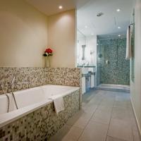 Двухместный (Двухместный номер первого класса с 1 кроватью и видом на Кудамм) отеля Lindner Hotel AM KU'DAMM Berlin, Берлин