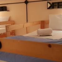 Семейный (Cемейный номер с собственной ванной комнатой) хостела Dfeel Hostel, Пхукет