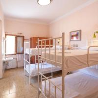 Номер (Кровать в общем номере для женщин с 4 кроватями) хостела Hostel Archi Rossi, Флоренция