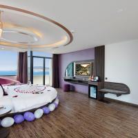 Сьюит (Полулюкс) отеля V Hotel Nha Trang, Нячанг