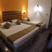 Двухместный (Стандартный трехместный номер) отеля Hotel Sunray, Канди