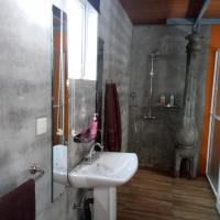 Трехместный (Трехместный номер Делюкс) отеля Palms Villa, Негомбо