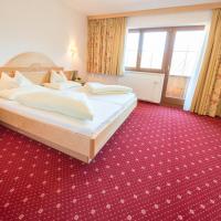 Семейный (Семейный люкс с балконом) отеля Hotel Persal, Майрхофен