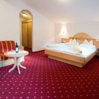Семейный (Улучшенный семейный номер) отеля Hotel Persal, Майрхофен