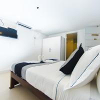 Двухместный (Deluxe Queen Room with Perahera Tickets and Snack) отеля Impala City Hotel and Hostel Kandy 50, Канди