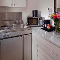 Четырехместный (Номер с 2 кроватями размера «queen-size» и мини-кухней) отеля Days Inn by Wyndham San Diego Hotel Circle, Сан-Диего