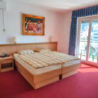 Двухместный (Large Double Without Balcony) отеля Hotel Dischma, Лугано