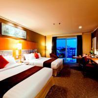 Двухместный (Двухместный номер Делюкс с 1 кроватью или 2 отдельными кроватями, балконом и видом на бассейн) отеля Royal Princess Larn Luang, Бангкок