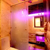 Двухместный (Номер Делюкс с кроватью размера «queen-size») семейного отеля Aman Homestay, Агра