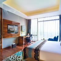 Двухместный (Deluxe King Room,20% discount on food & Soft Beverages) отеля Taj City Centre Gurugram, Гургаон